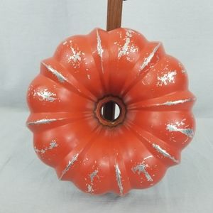 VINTAGE RUSTIC ORANGE BUNDT PAN